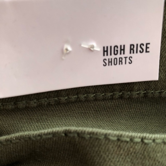 NWT Forever 21 high rise army green shorts s 27 - Picture 6 of 6